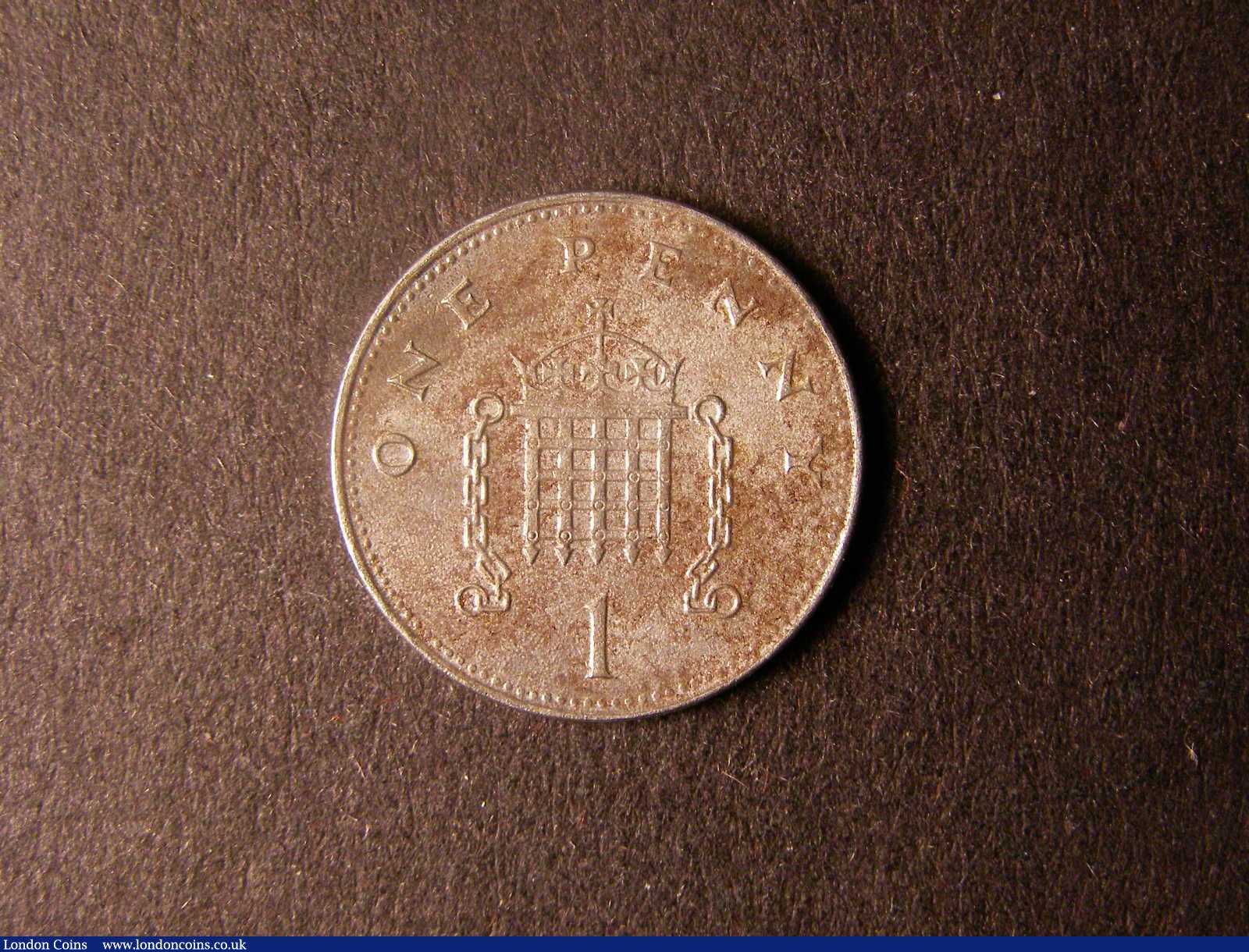 London Coins : A124 : Lot 242 : Decimal Penny 1992 struck in Cupro-Nickel GVF/F with some surface damage to the reverse