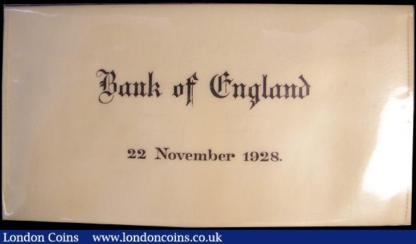 London Coins : A133 : Lot 2508 : Bank of England, 22 November 1928. B214. Parchment Pair. Ten shillings and One Pound Mahon, ...