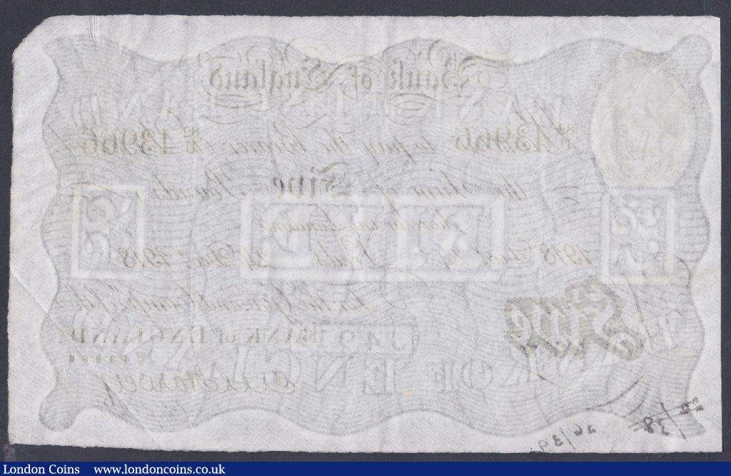 London Coins : A153 : Lot 33 : Five pounds Harvey white B209a(d) dated 24th December 1918 series 82/U 43966, LEEDS branch issue, in...