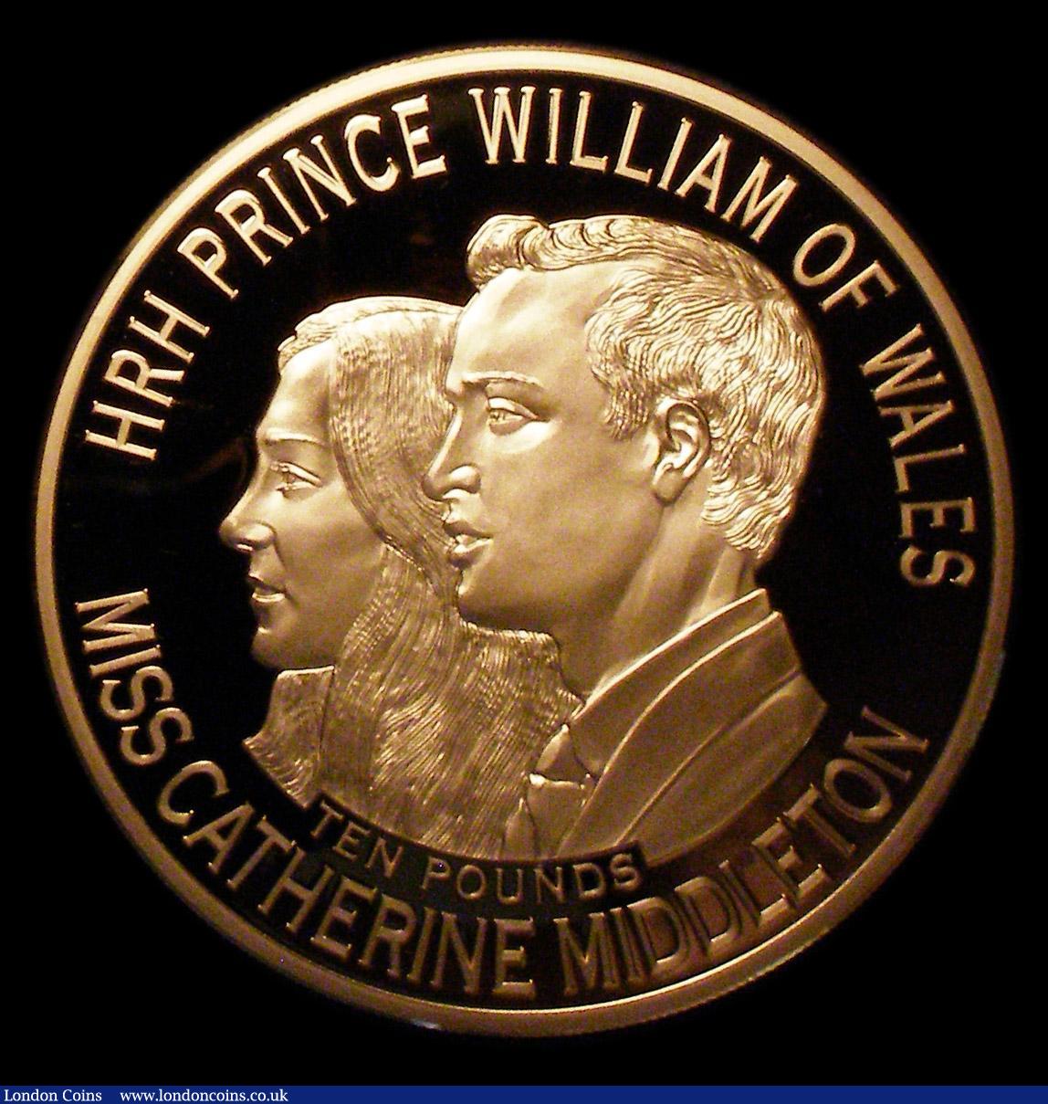 London Coins : A154 : Lot 508 : Guernsey Ten Pounds 2011 William and Catherine Gold Proof 65mm 5oz 22 carat FDC in Westminster'...