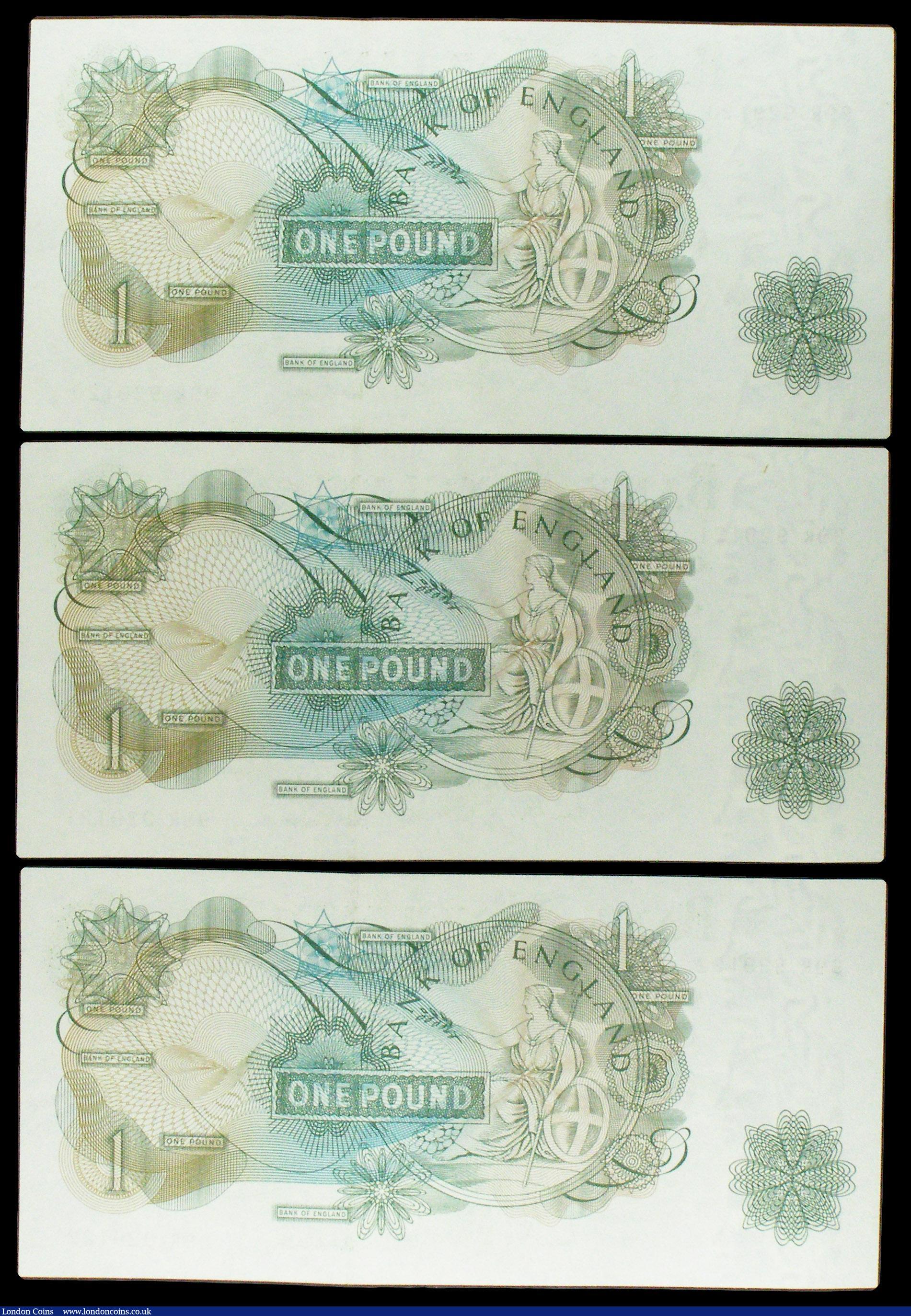 London Coins : A154 : Lot 61 : One pound Hollom B282 (3) issued 1963, a consecutively numbered run series 99R 929120 to 99R 929122,...