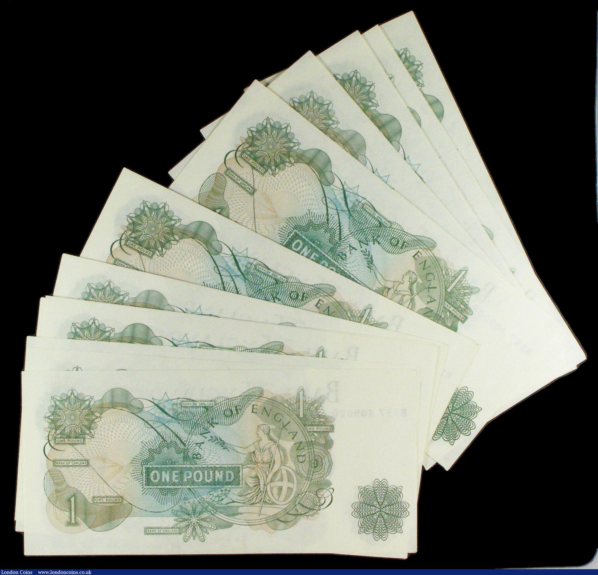 London Coins : A154 : Lot 72 : One Pound Page B322 (20) issued 1970, a consecutively numbered run series BS57 409001 to BS57 409020...