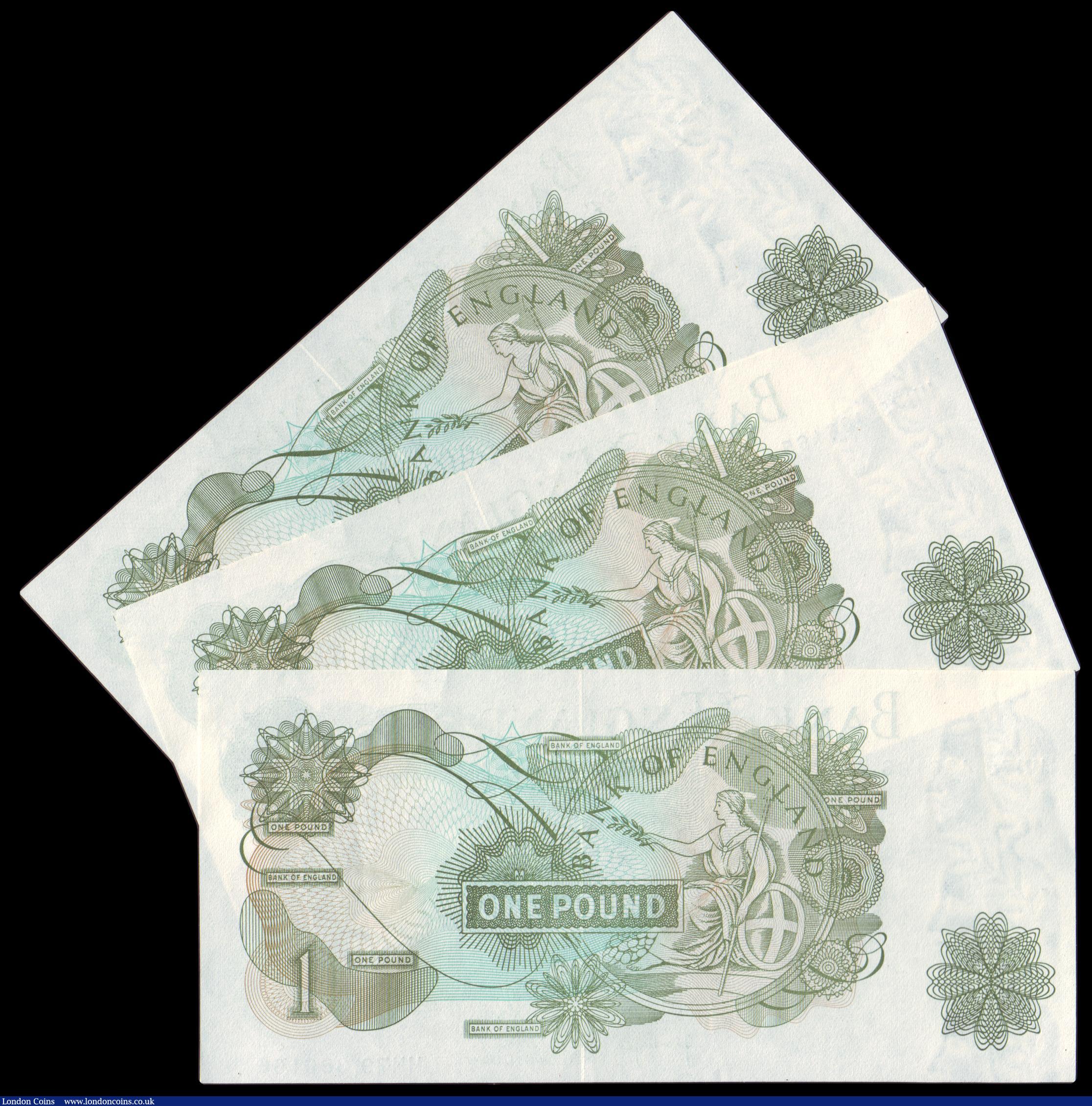 London Coins : A154 : Lot 99 : ERROR £1 Page B322 (3) issued 1970, a consecutively numbered run with different numbers on sam...