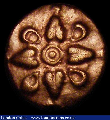 London Coins : A163 : Lot 208 : Celtic Trinovantes & Catuvellauni c.40-30BC Gold Quarter Stater Obverse:- Cross-shaped floral de...
