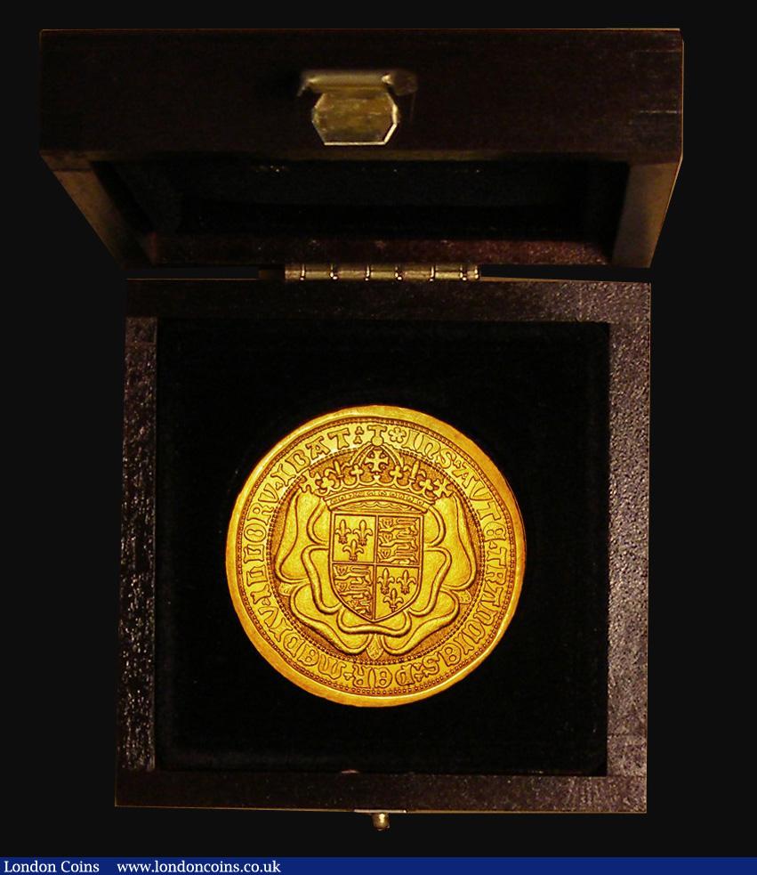 London Coins : A172 : Lot 322 : Sovereign Henry VII a modern Replica of good style struck in 9 carat gold and weighing 31.19 grammes...