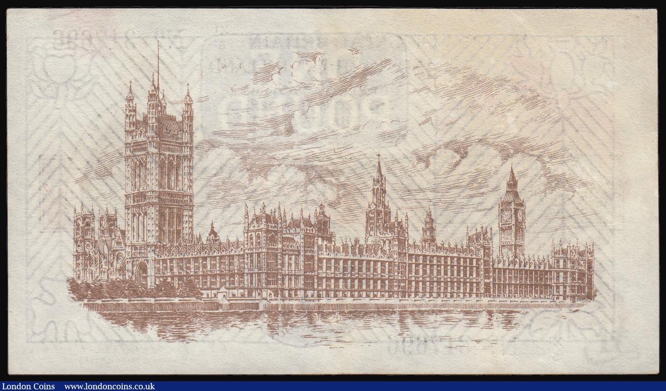 London Coins : A173 : Lot 18 : One Pound Warren Fisher T34 issued 1927, series X1/5 317696, No. with dot, portrait King George V at...