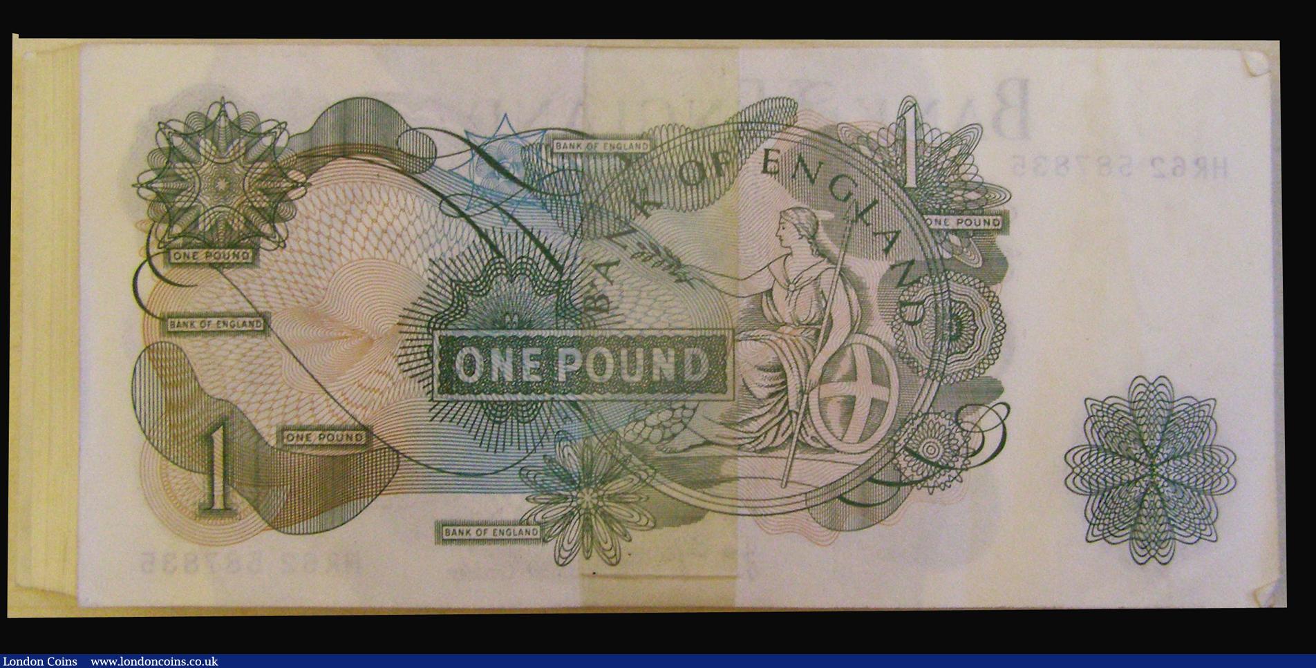 London Coins : A173 : Lot 68 : One Pound Page B322 HR62 prefix (100) consecutive numbers AU-Unc