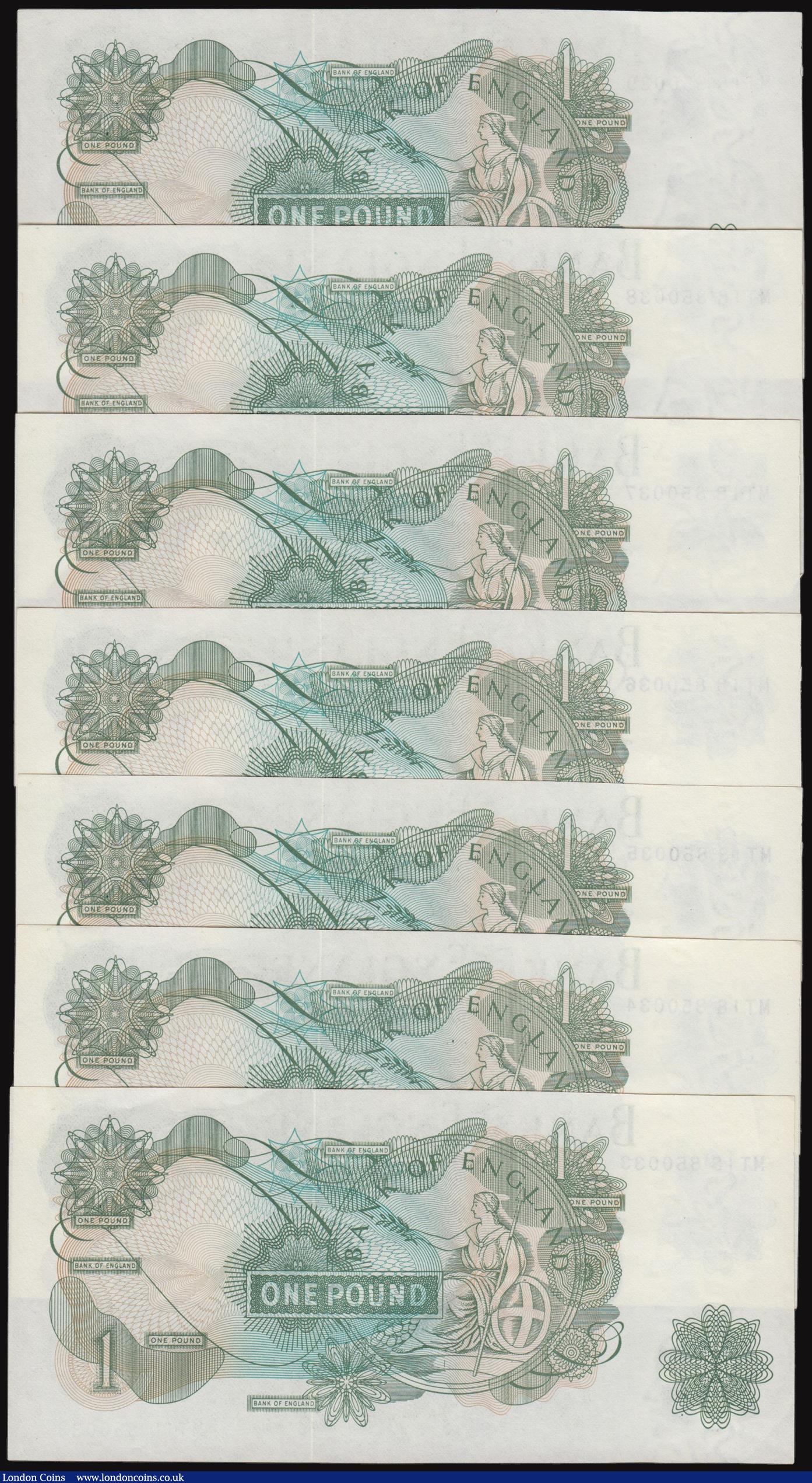 London Coins : A176 : Lot 111 : One Pound O'Brien B281 (6) with some consecutive Unc, B281 last series Z24 AU, Hollom B288 (2),...