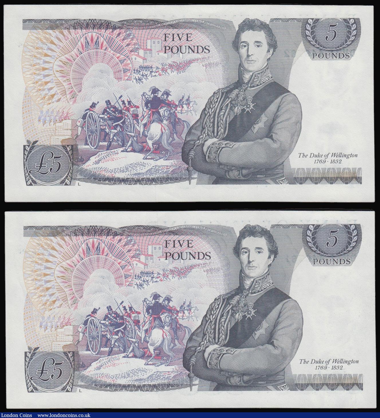 London Coins : A176 : Lot 137 : ERROR - Five Pounds 1980 Duke of Wellington B343 without signature (2) consecutive numbers DU71 4467...
