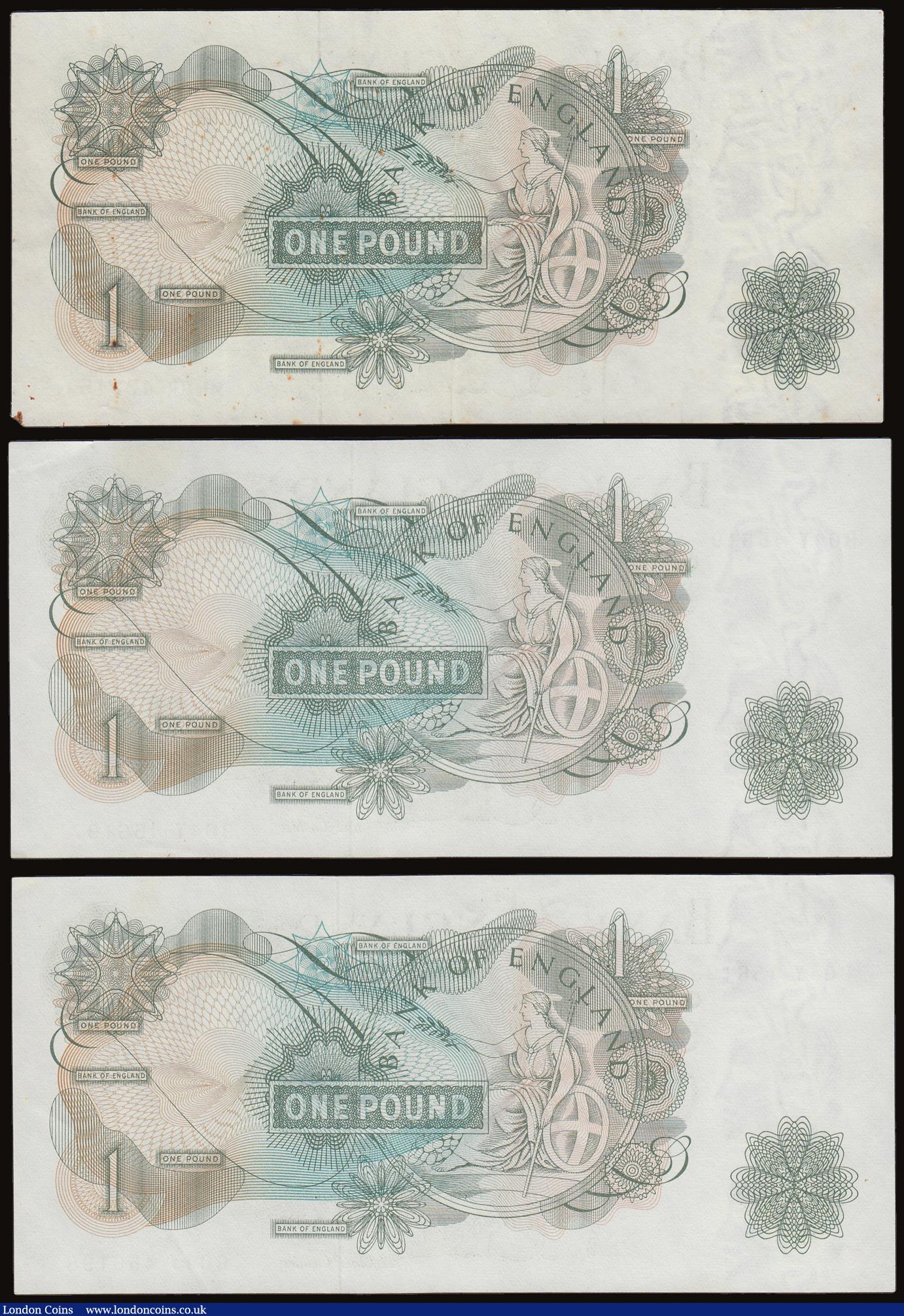 London Coins : A186 : Lot 109 : One Pound Hollom B288 Green issue and a LAST series (2 consecutives) serial number prefix B04Y, AU-U...