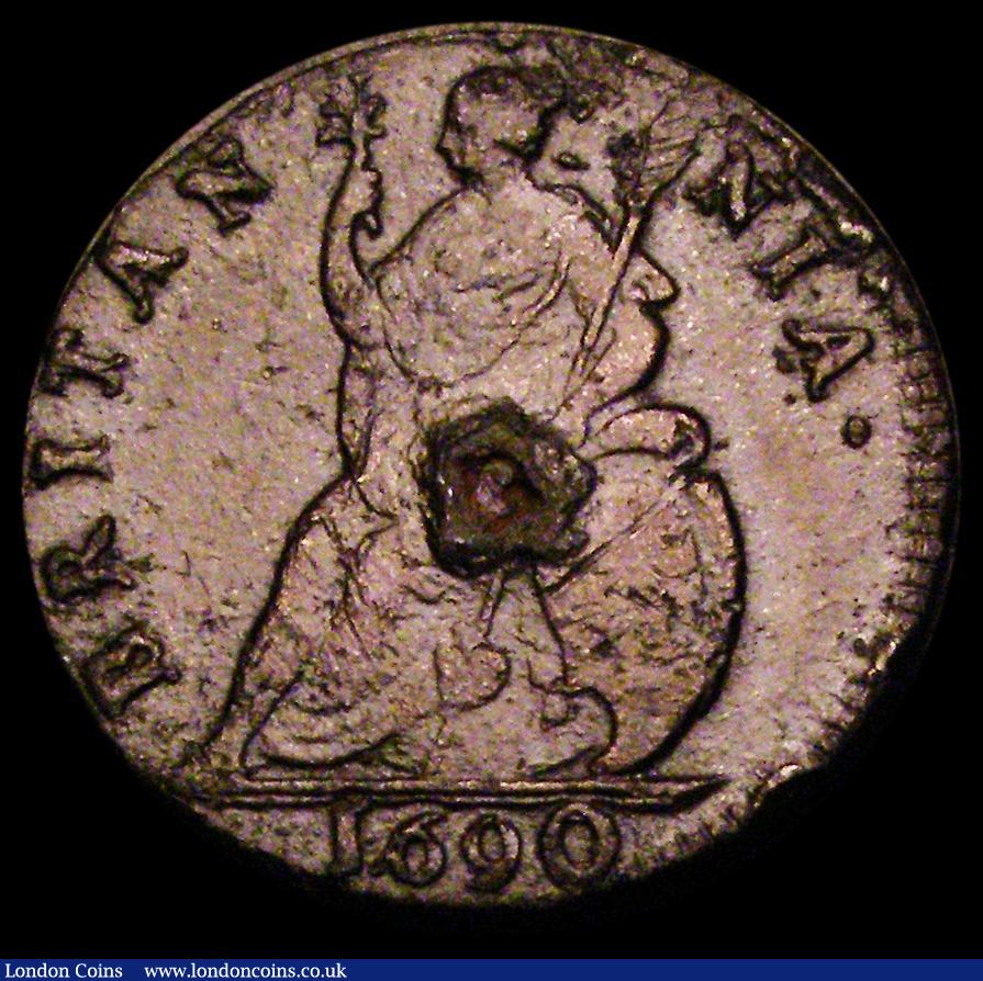 London Coins : A186 : Lot 1482 : Farthing 1690 Edge: NVMMORVM [star] + FAMVLVS . 1690 + [star] the second star illegible, most of the...