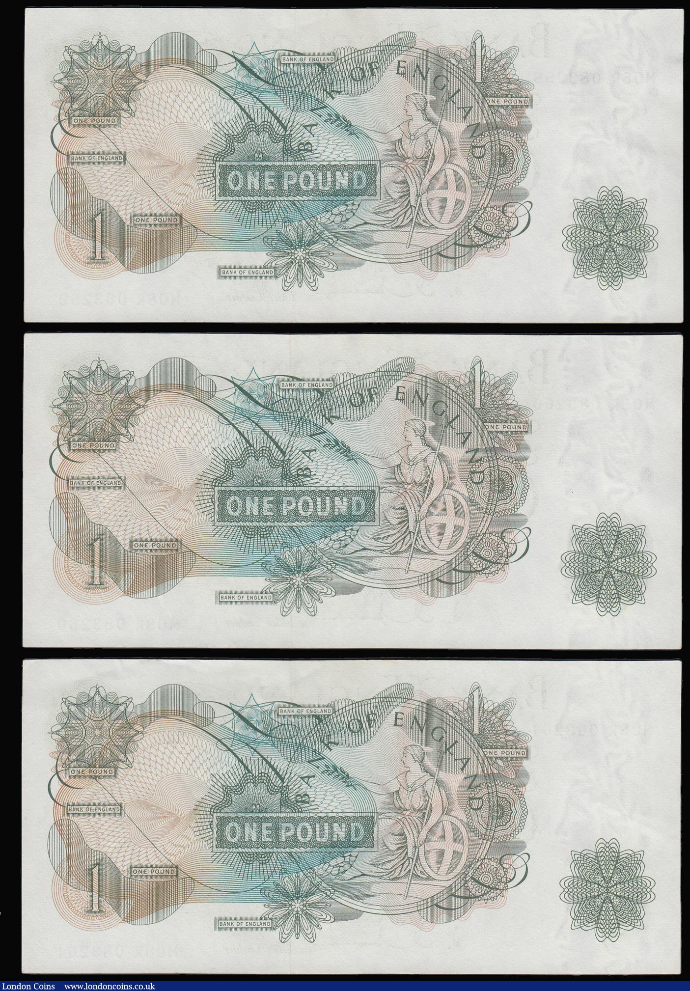 London Coins : A187 : Lot 100 : One Pound Hollom B291 issued 1963, QE2 portrait at right, scarce replacement last series a spectacul...