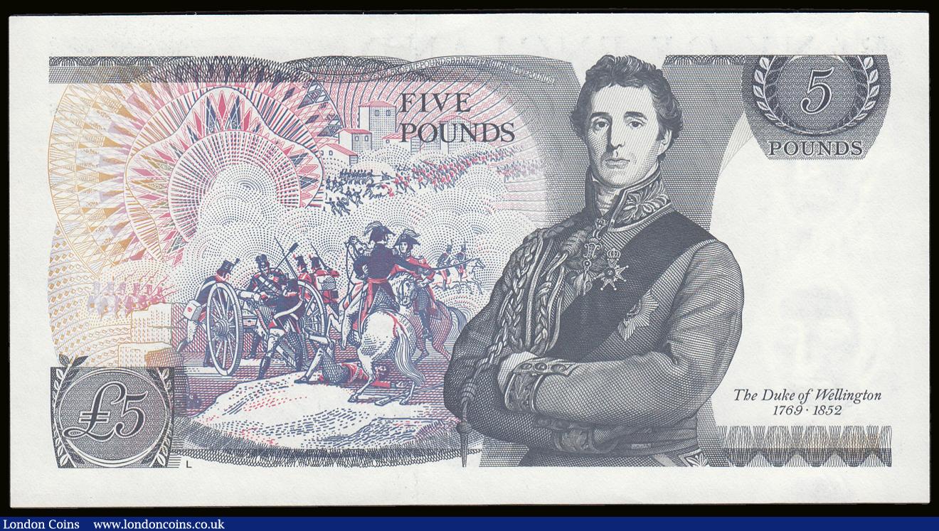 London Coins : A189 : Lot 145 : Five Pounds Gill Duke of Wellington B353 issued 1988 last run from circulation SE90 734979, UNC