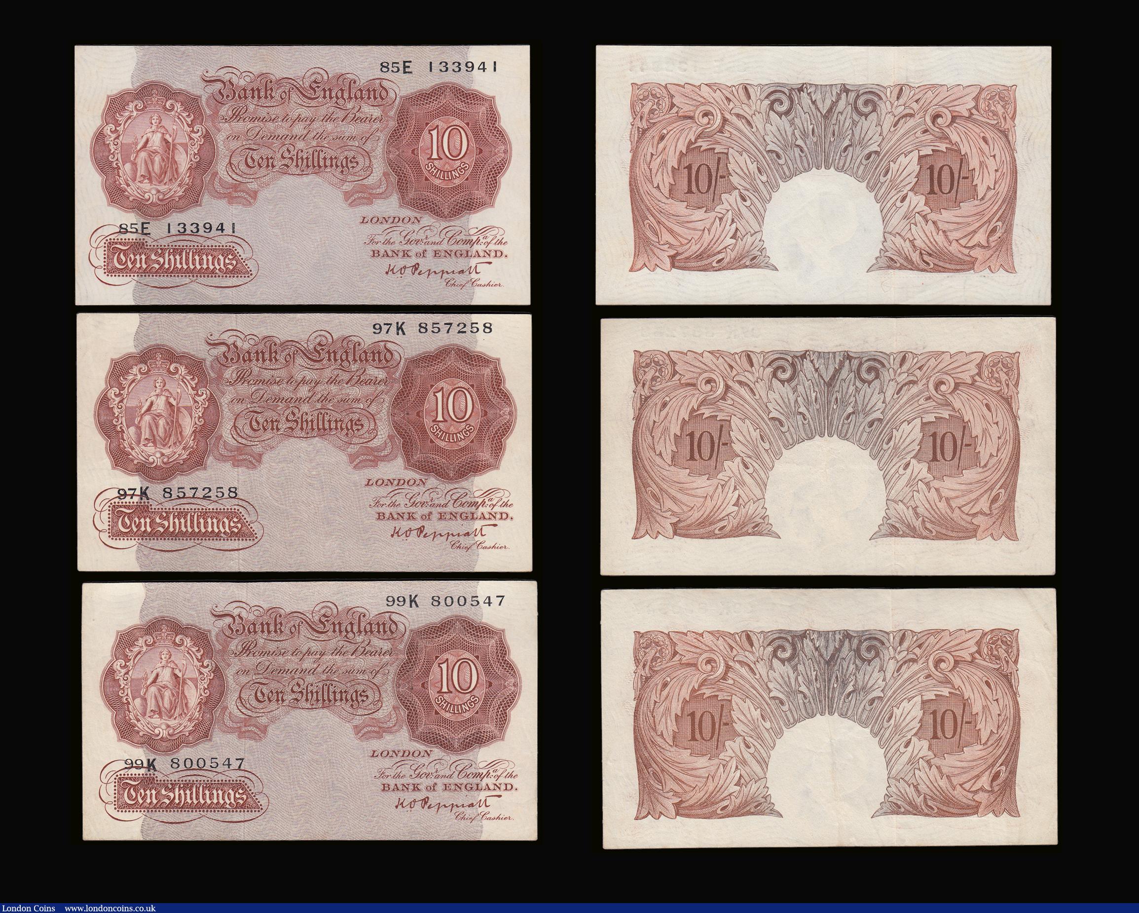 London Coins : A189 : Lot 56 : One Pound Green Seated Britannia Peppiatt Third Period Unthreaded R44A prefix AU and Fourth Period, ...